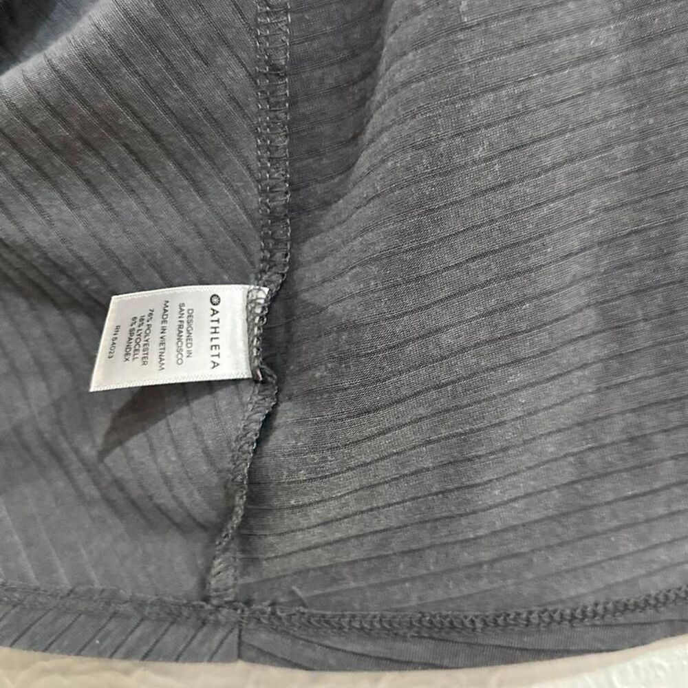 Athleta Grey Open Back Tank Top Women’s Size Medium - Picture 3 of 3